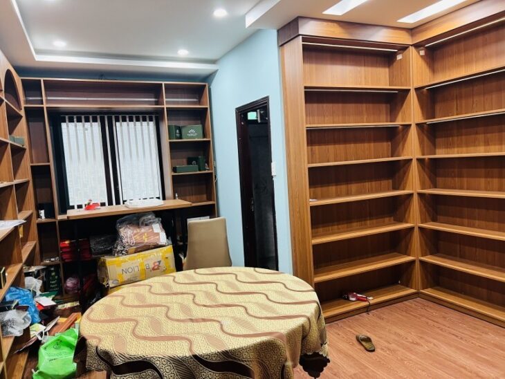 Mặt tiền 4 tầng kinh doanh đỉnh cao -gần vũ trường Phương Đông -Đống Đa – Giá chỉ 12.9 tỷ .