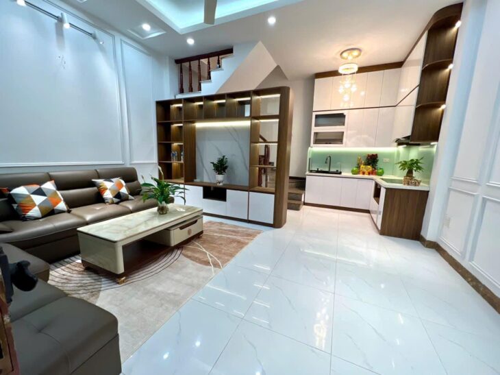 CỰC HIẾM-SIÊU ĐẸP-Ngõ 68 Cầu Giấy 31/35m,5 Tầng/MT 5m-6.8 tỷ, Đầy đủ nội thất