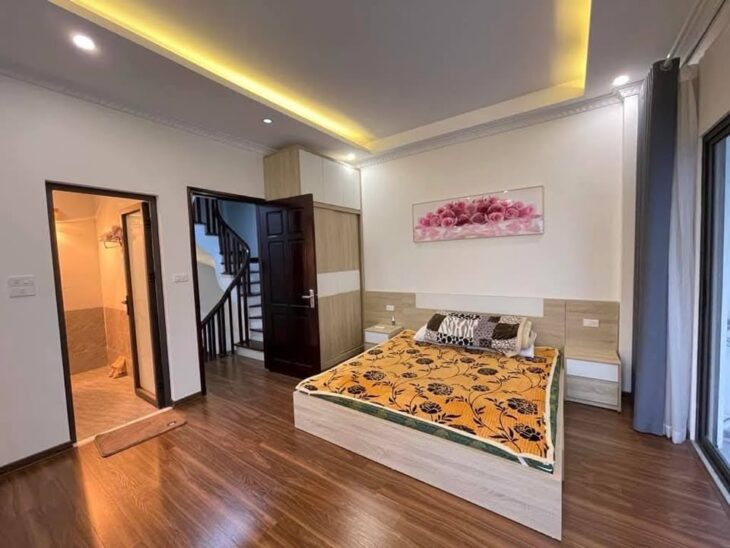 NHÀ THƯỢNG THANH – 5 TẦNG – THANG MÁY – GIÁ HƠN 6 TỶ