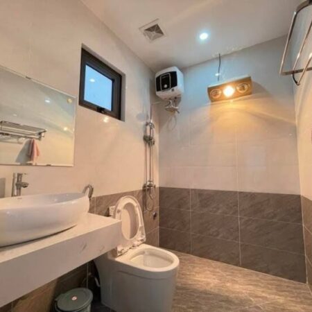 NHÀ THƯỢNG THANH – 5 TẦNG – THANG MÁY – GIÁ HƠN 6 TỶ