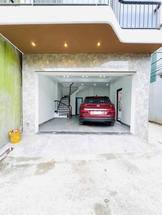 BÁN NHÀ BÁT KHỐI -LONG BIÊN – NHÀ MỚI – LÔ GÓC – NGÕ THÔNG – Ô TÔ 7 CHỖ VÀO NHÀ – GẦN HỒ