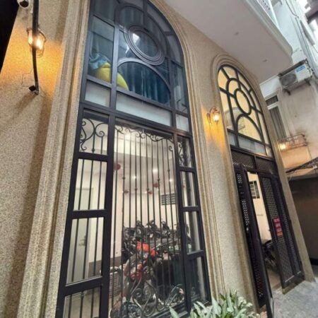 Căn hộ dòng tiền Đê La Thành ! 7 tầng thang máy – Lô góc 2 thoáng – 18 phòng khép kín dòng tiền.