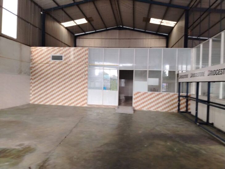 CHO THUÊ NHÀ XƯƠNG 1000M 30TR MẠT TIỀN ĐƯỜNG LỚN BẾN CÁT BD