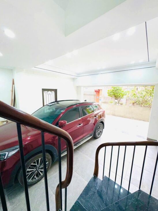 BÁN NHÀ BÁT KHỐI -LONG BIÊN – NHÀ MỚI – LÔ GÓC – NGÕ THÔNG – Ô TÔ 7 CHỖ VÀO NHÀ – GẦN HỒ