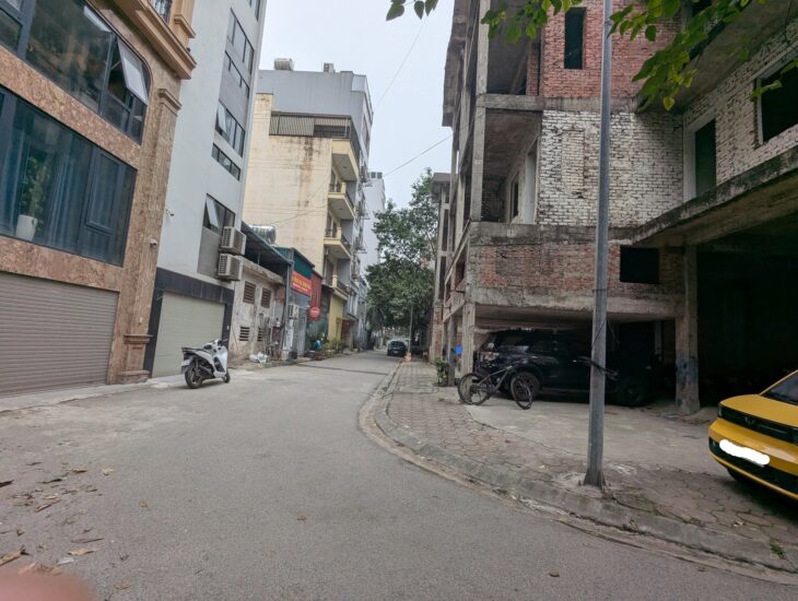 BÁN BIỆT THỰ NGUYỄN HOÀNG TÔN-TÂY HỒ-188M-4T-88TY LH: 0982.769.586