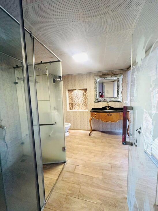 HIẾM-Bán nhà Mặt Phố LINH LANG, Ba Đình: 100m2/ 7Tầng Thang máy/ MT 4.5m 48.5 Tỷ