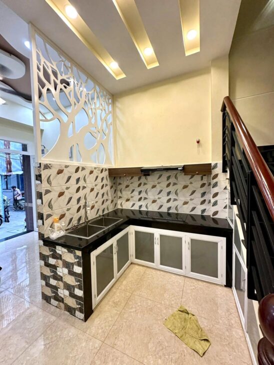 Nhà mới ở ngay, 3 tầng – Trần Hưng Đạo Quận 5 – 85m2