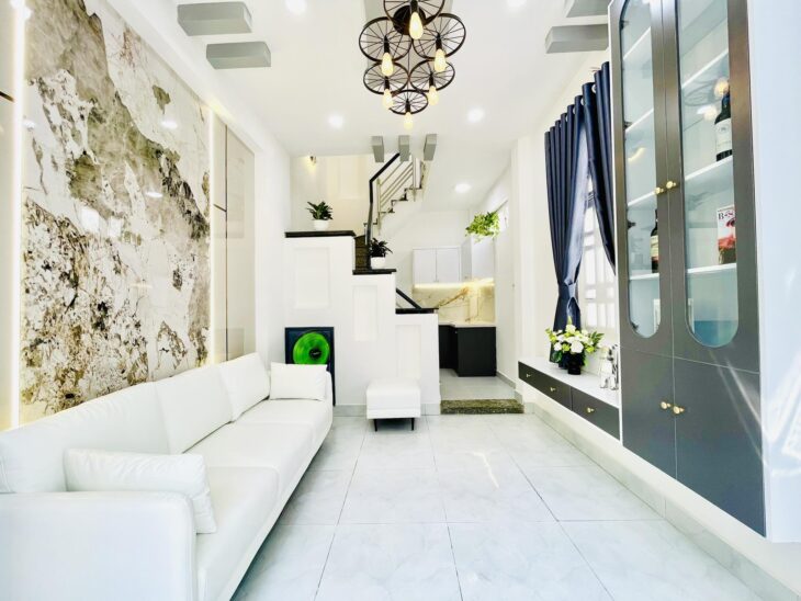 Bán Nhà gần Vincom Phan Văn Trị, Xe hơi đỗ cửa Chỉ Nhỉnh 4 Tỉ