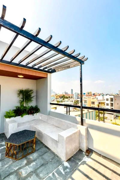 Tòa căn hộ cao cấp -Dòng tiền 1,2 tỷ năm -Ven biển Phạm Văn Đồng -Giá chỉ 16 tỷ .