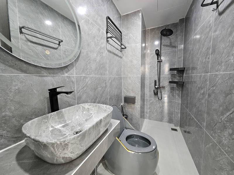Bán nhà Ngọc Lâm, Long Biên – Lô góc, ô tô vào nhà, kinh doanh tốt, thang máy