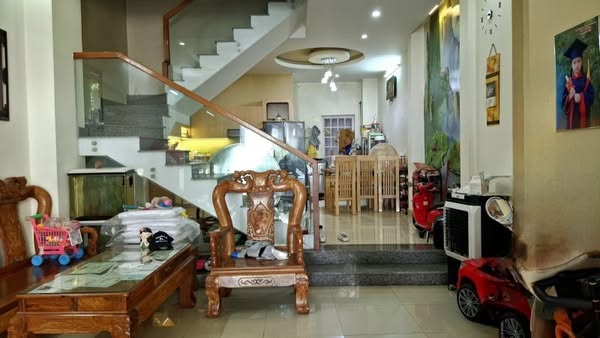 Nhà 3 tầng 103m ô tô trước nhà -Khuê Trung – Giá chỉ 5,05 tỷ .