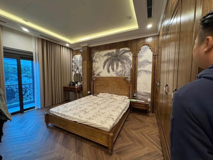 BÁN NHÀ NGUYỄN VĂN CỪ – NHÀ ĐẸP – Ô TÔ 7 CHỖ VÀO NHÀ – FULL NỘI THẤT – KINH DOANH