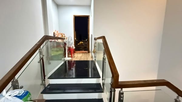 Nhà 3 tầng 103m ô tô trước nhà -Khuê Trung – Giá chỉ 5,05 tỷ .