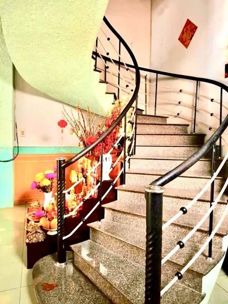 Mặt tiền 2 tầng – Khu phố tây – Sơn Trà -Giá chỉ 8,8 tỷ .