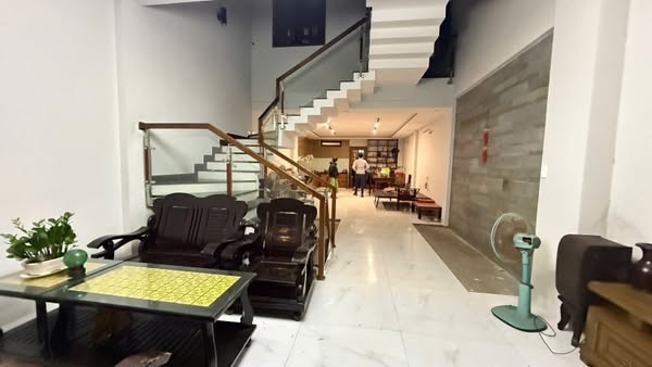 Nhà 3 tầng 103m ô tô trước nhà -Khuê Trung – Giá chỉ 5,05 tỷ .