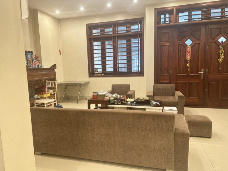 NHÀ ĐẸP – GIÁ TỐT – Vị Trí Đắc Địa Tại Số 34, Ngõ 160 Cổ Linh, Phường Thạch Bàn, Quận Long Biên,