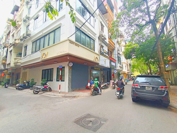 Bán gấp mảnh đất 10x10m, diện tích 102m2 thổ cư vuông như bánh chưng, ngõ ô tô tránh trung tâm quận