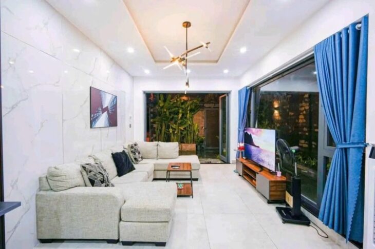 Villa mặt tiền Sơn Trà 150m- Dòng tiền 50 triệu tháng -Giá chỉ 12,2 tỷ .