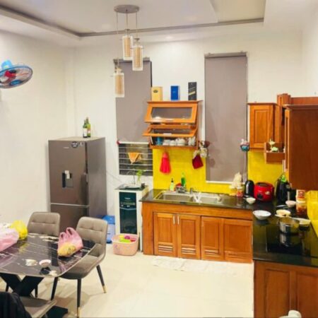 Bán nhà 2 mặt tiền kiên cố, ô tô đỗ cửa, gần Bệnh Viện 199 – Bộ Công An chỉ hơn 5 tỷ.