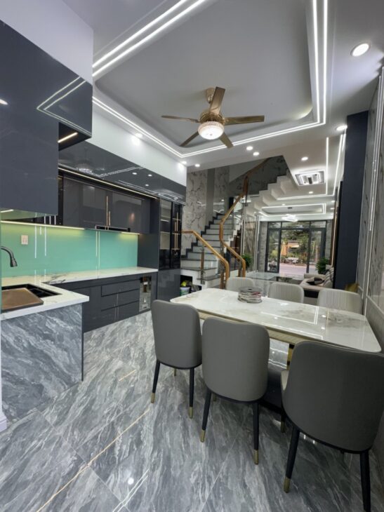 Bán nhà mặt phố D2, Bình Chuẩn, Thuận An, 60m², 4 tầng, 3.9 tỷ