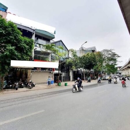 Bán nhà mặt phố Hoàng Cầu 100m2 mặt tiền 6,6m giá cực tốt cơ hội đầu tư hiếm có