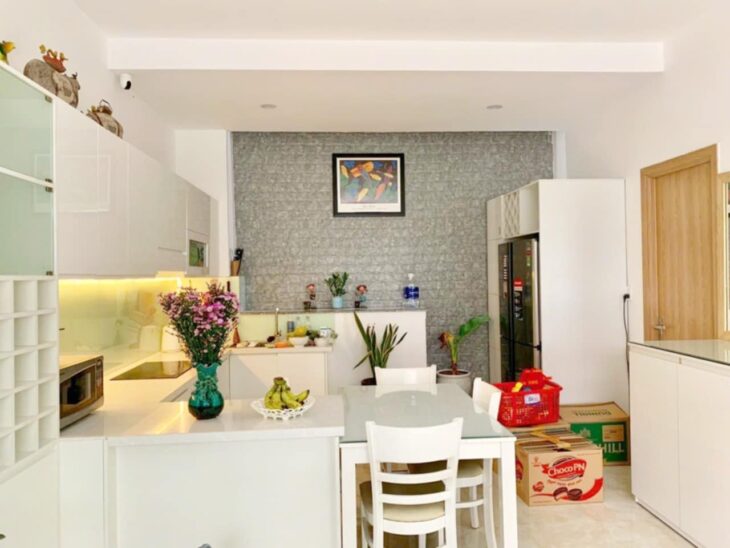 Bán nhà 3 tầng Sơn Trà, khu dân cư đông đúc, vị trí đẹp, cách biển 800m chỉ nhỉnh 3 tỷ.