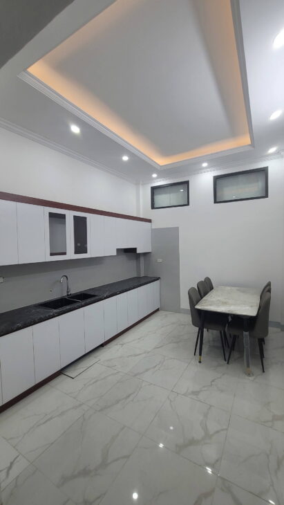 Chính chủ bán nhà mới, sân riêng, gần ô tô, Vũ Tông Phan, Thanh Xuân DT: 50m2, 4 tầng. 7,75 tỷ.