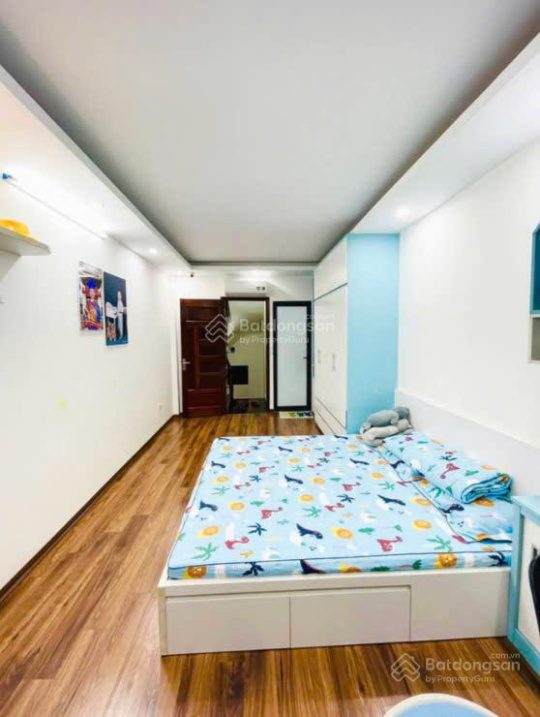 Nhà đẹp ở ngay, khu trung tâm, ngõ thông, vài bước ra phố, gần hồ thoáng mát 38m2x6T giá 8,25tỷ