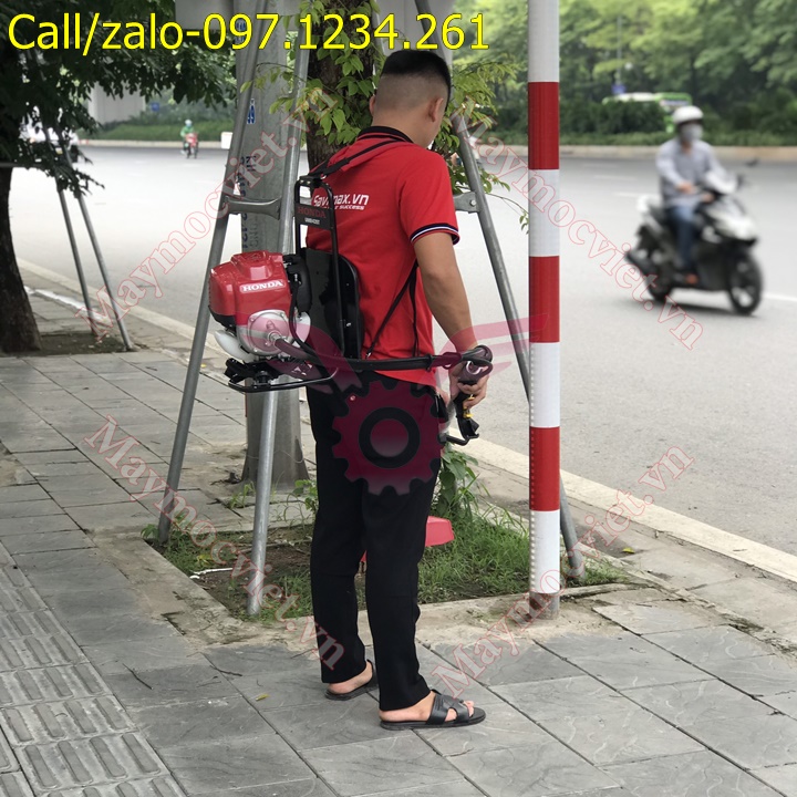 Máy cắt cỏ cần mềm UMR435T giá rẻ