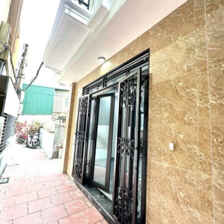 Nhà PHẠM VĂN ĐỒNG LÔ GÓC 39/64m, 5 Tầng Một Bước Ra Phố – Giao Thông Thuận Lợi Nhỉnh nhỉnh 11 tỷ