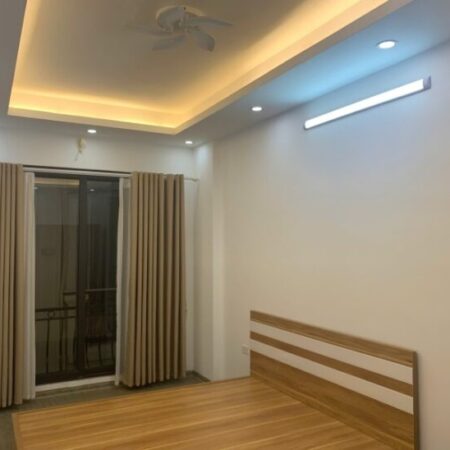 Nhà Cổ Nhuế – Gần trường C1 – Ngõ thông Thoáng – Giá rẻ 35m2x6 Tầng Chỉ 5.9 tỷ