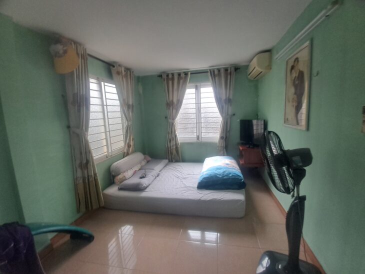 # Sát MT Lý Thường Kiệt, Lô Góc, 45m2, 2 tầng, hơn 3 tỷ