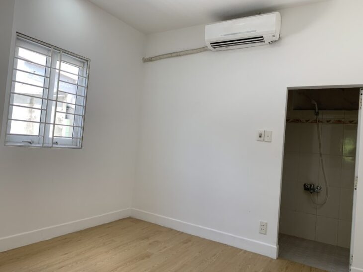 ♥ Nhà kiệt thẳng 50m ra MT Nguyễn Hoàng, 52m2, 3 tầng, sân rộng, KD, 3.5x tỷ