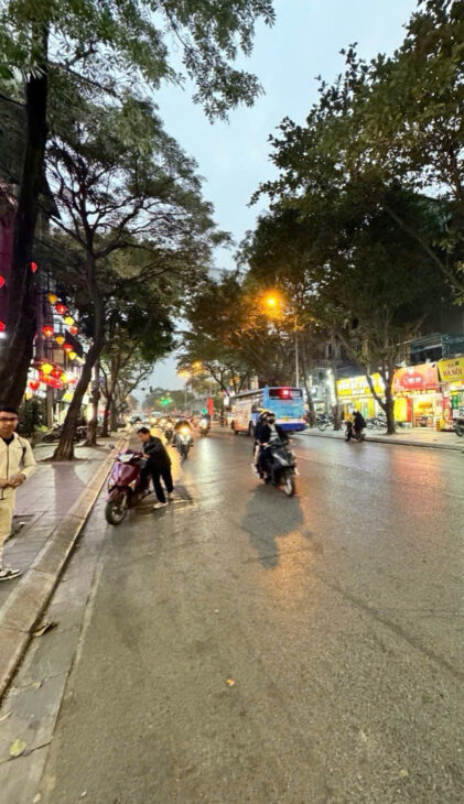 Bán nhà mặt phố Sông Nhuệ, Đức Thắng, Bắc Từ Liêm, diện tích 52m², 4 tầng, giá 11.3 tỷ đồng