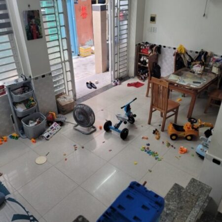 ♥ Nhà kiệt Thẳng thông gần Nguyễn Tất Thành, Ô tô đậu 10m, 44m2, 2 tầng cứng, 3PN, 2.5 tỷ