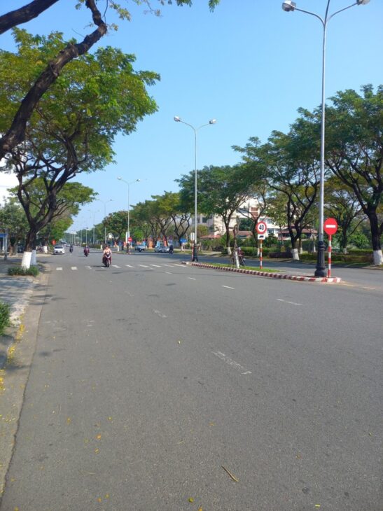 # MT đường 10.5m Trịnh Hoài Đức, ngay Công Viên Thanh Niên, 90m2, Sập Hầm 5.3 tỷ