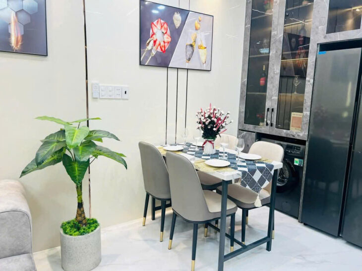 4.69 tỷ- bán nhà cạnh Vincom Phan Văn Trị-Nguyễn Thái Sơn-2 tầng-4mx9m-full nội thất