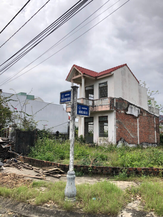 Bán lô góc 2 mặt tiền đường Nguyễn Phạm Tuân và Đông Hải 6