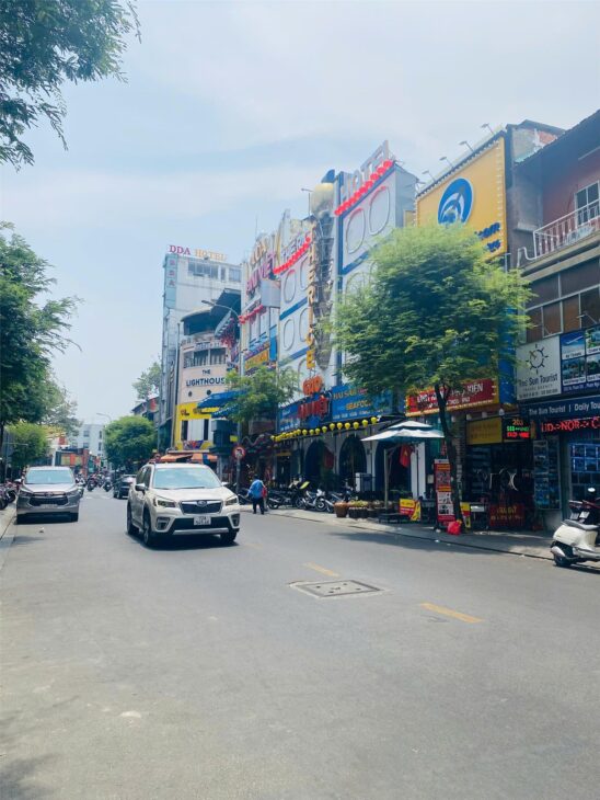 Nhà 2MT ngay ngã 4 Đề Thám Bùi Viện, Quận 1, DT:51m2, Ngang hơn 5m giá 39 tỷ