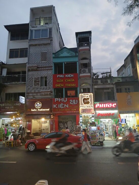 Nhà 2MT ngay ngã 4 Đề Thám Bùi Viện, Quận 1, DT:51m2, Ngang hơn 5m giá 39 tỷ