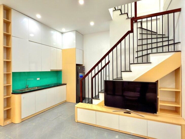 Bán nhà Xã Đàn 30m2 x 4t, mt 4,5m, oto đỗ cửa, ban công, full nội thất, 7,85 tỷ