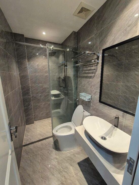 Bán nhà khu Chùa Bộc 37m2 x 4T, mt 3.7m, ngõ thông, nở hậu, 7.98 Tỷ