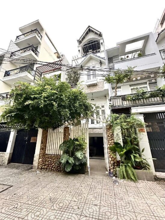 Bán nhà hẻm xe hơi đường Lê Quang Định- Phạm Văn Đồng, rất đẹp, 76M²x5 Tầng, 5Pn