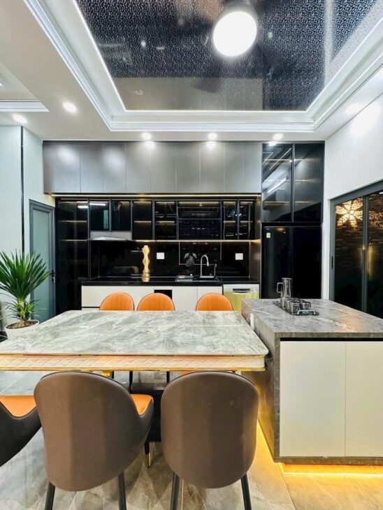 **Bán nhà mặt tiền Nguyễn Hồng Đào, phường 14, Tân Bình; 4×16 – 3 tầng