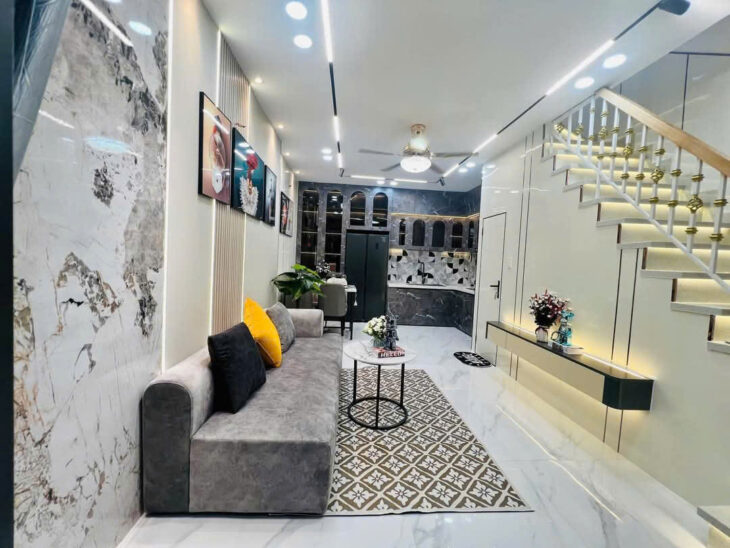 4.69 tỷ- bán nhà cạnh Vincom Phan Văn Trị-Nguyễn Thái Sơn-2 tầng-4mx9m-full nội thất