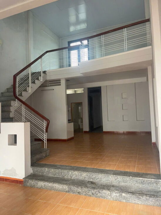 NHÀ LỮNG ĐÚC ĐẸP, DT 112M2, Ô TÔ VÀO TẬN NHÀ – NGUYỄN HUY TƯỞNG, LIÊN CHIỂU – CHỈ 3.09 TỶ