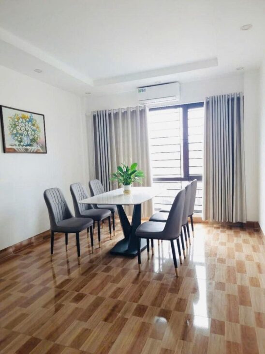 BÁN NHÀ NGỌC LÂM 6 TẦNG – Ô TÔ – THANG MÁY – KINH DOANH