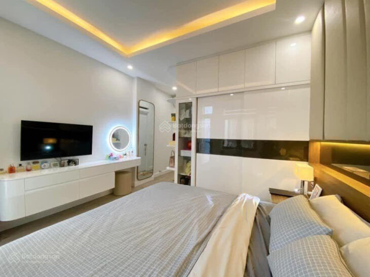 Bán gấp mặt phố Hồ Ba Mẫu 90m2 5 tầng kinh doanh vô địch chỉ 31 tỷ