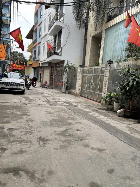 Bán Mảnh Đất 134m2 _Xây tòa BUILDING hay Toà dịch vụ kinh doanh _ô tô 5 m ra phố