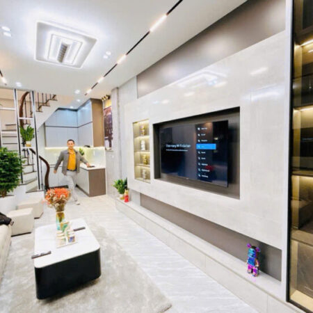 Bán Nhà Lạc Long Quân, Tây Hồ – 32m² x 4 Tầng – 6.1 Tỷ